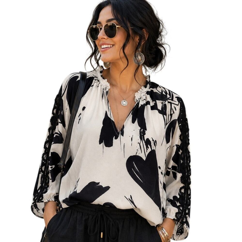 Frank Lyman Montreal Abstract Heart Print Top Womens Size 8 White Black Designer